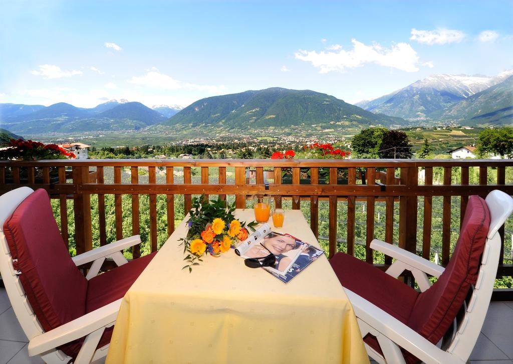 Feldhof Schenna Aparthotel Ruang foto