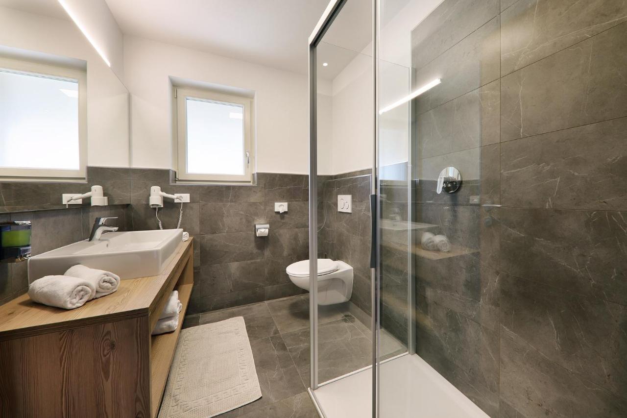 Feldhof Schenna Aparthotel Bagian luar foto