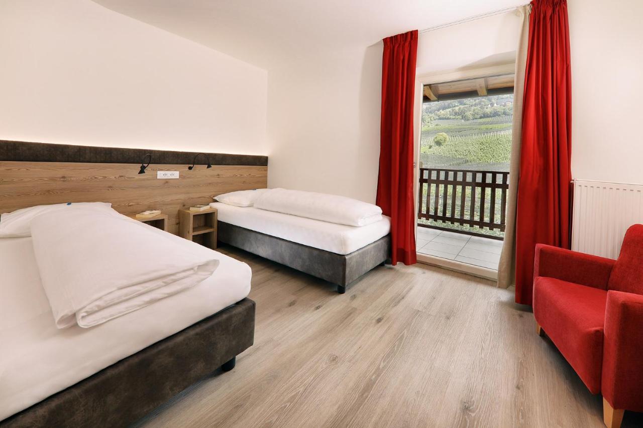 Feldhof Schenna Aparthotel Bagian luar foto