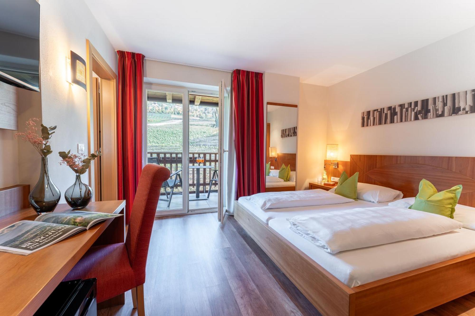 Feldhof Schenna Aparthotel Bagian luar foto