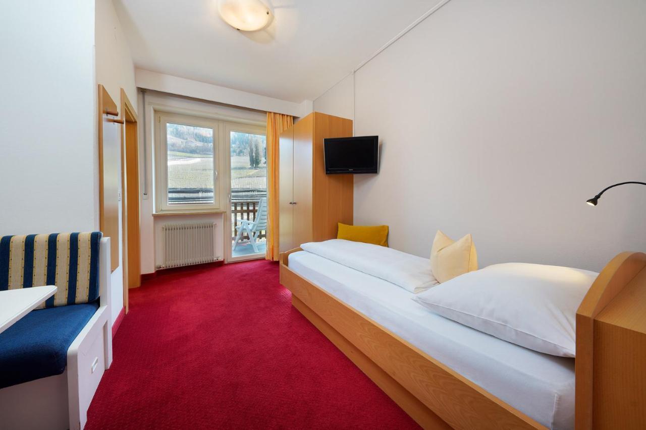 Feldhof Schenna Aparthotel Bagian luar foto