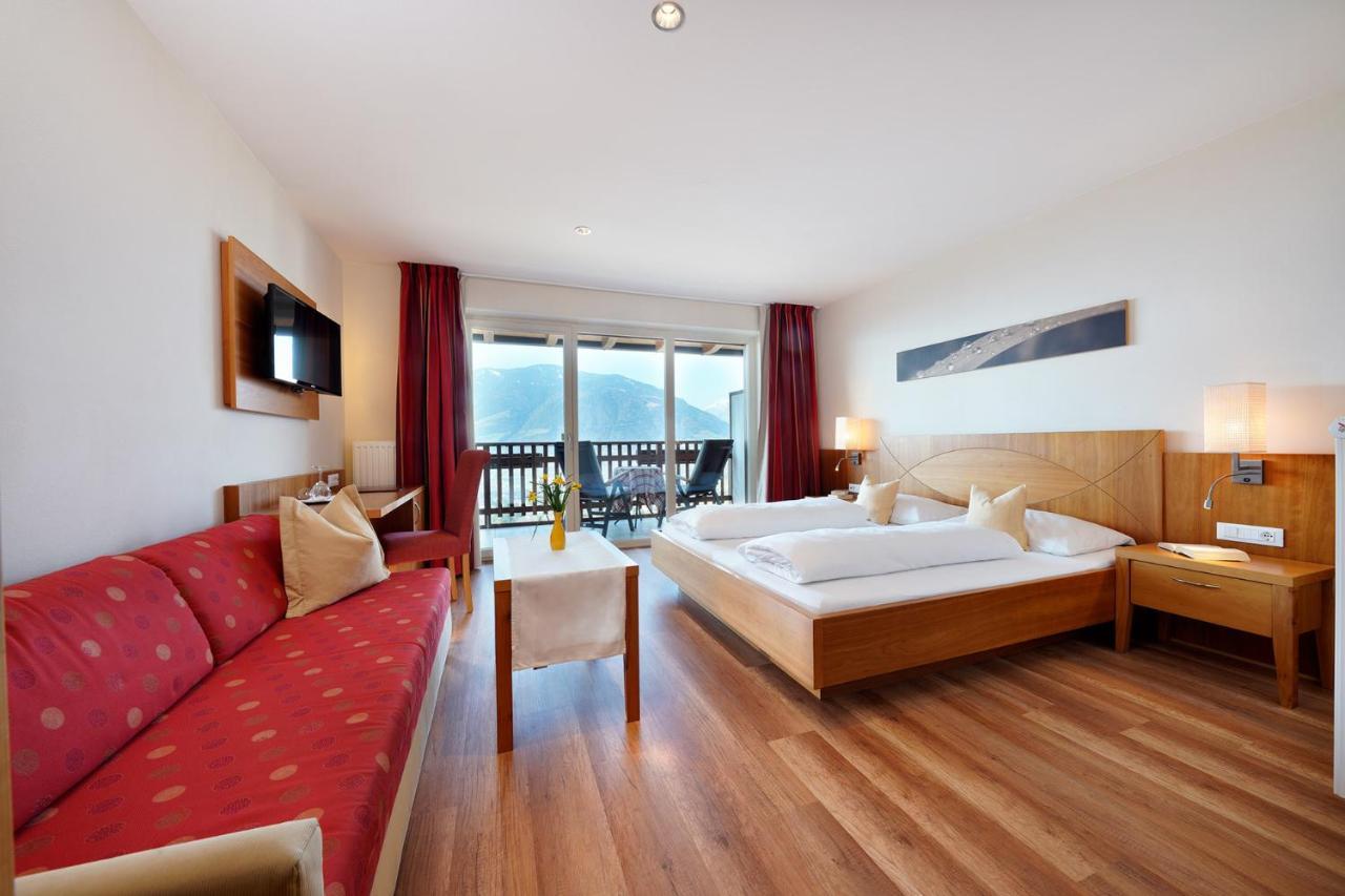 Feldhof Schenna Aparthotel Bagian luar foto